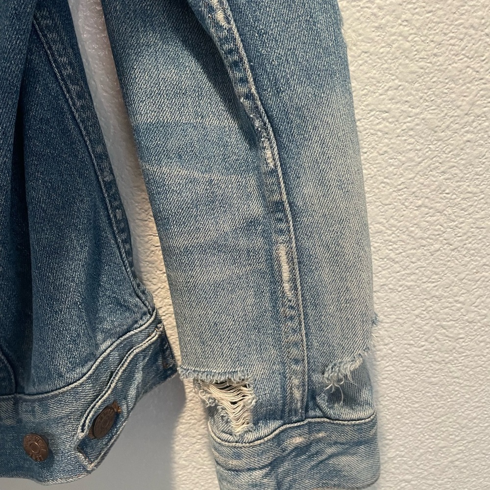 Madewell Blue Denim Jacket Distressed Size Medium - Picture 3 of 11